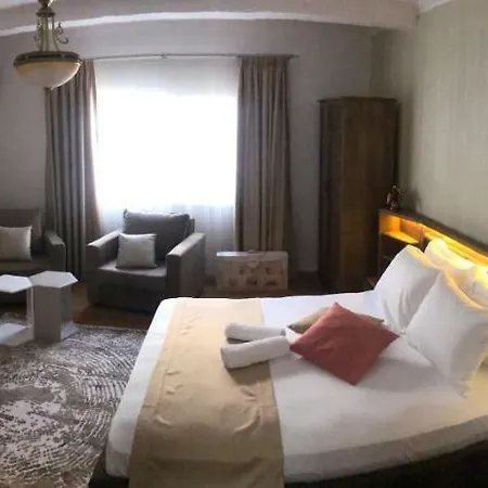 Albrooms Hotel