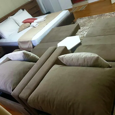 Hotel Albrooms *